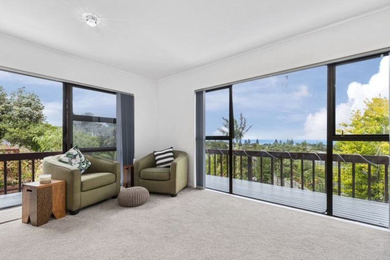 Photo of property in 11a Orewa Heights Crescent, Orewa, 0931