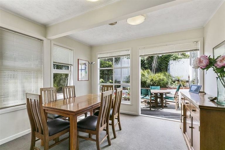 Photo of property in 18 Putnam Street, Northland, Wellington, 6012