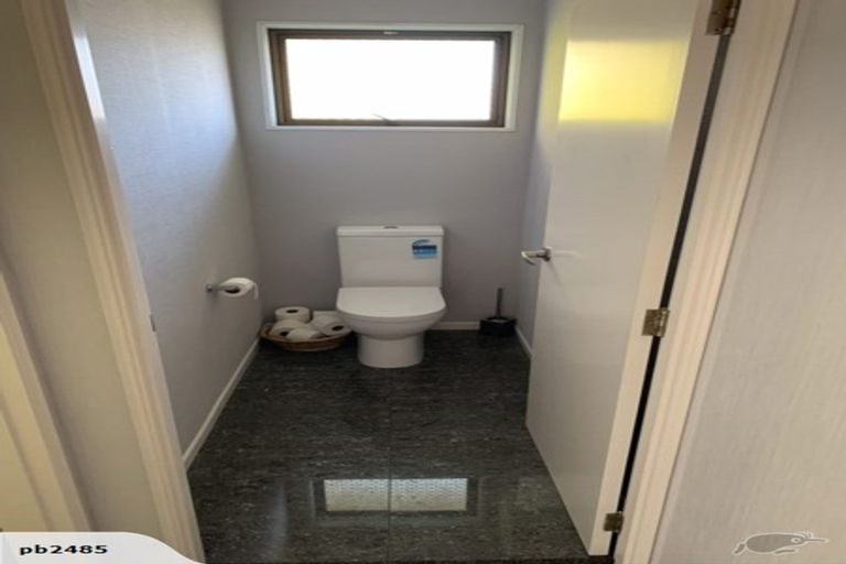 Photo of property in 31 Branch Road, Highlands Park, New Plymouth, 4312