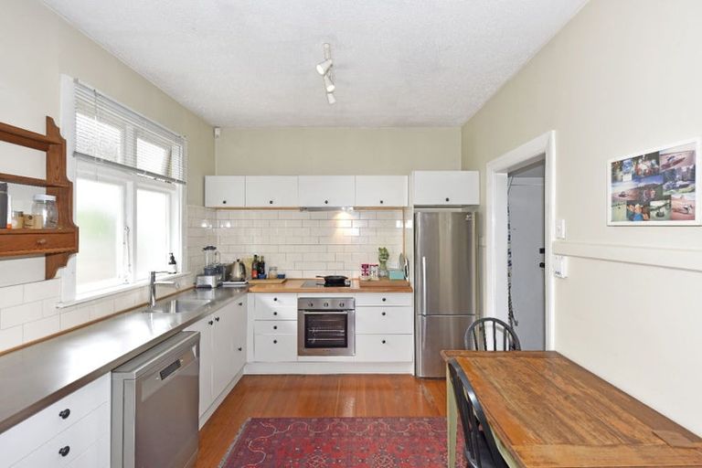 Photo of property in 42 Nortons Road, Avonhead, Christchurch, 8042