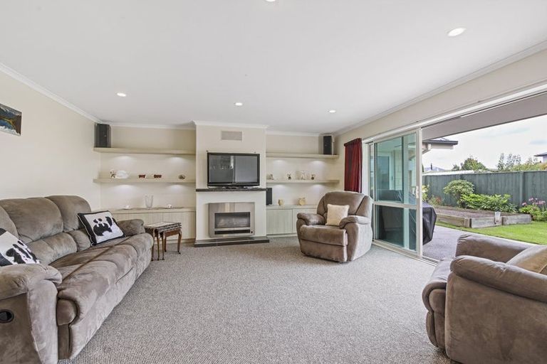 Photo of property in 55 Oakwood Drive, Rangiora, 7400