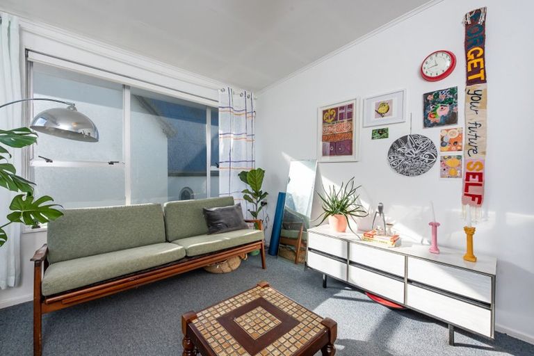 Photo of property in 2/72 Freyberg Street, Lyall Bay, Wellington, 6022