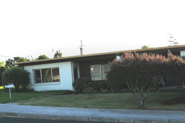 Photo of property in 3/2 Pomelo Road, Te Atatu South, Auckland, 0610