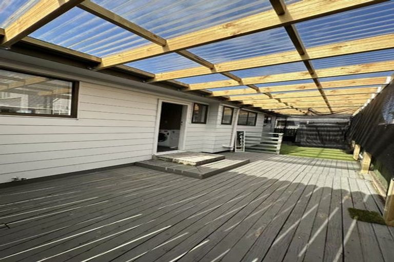Photo of property in 10 Granville Drive, Massey, Auckland, 0614