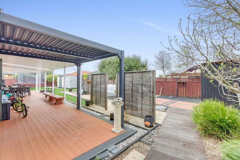 Photo of property in 6 Fencourt Place, Rototuna North, Hamilton, 3210