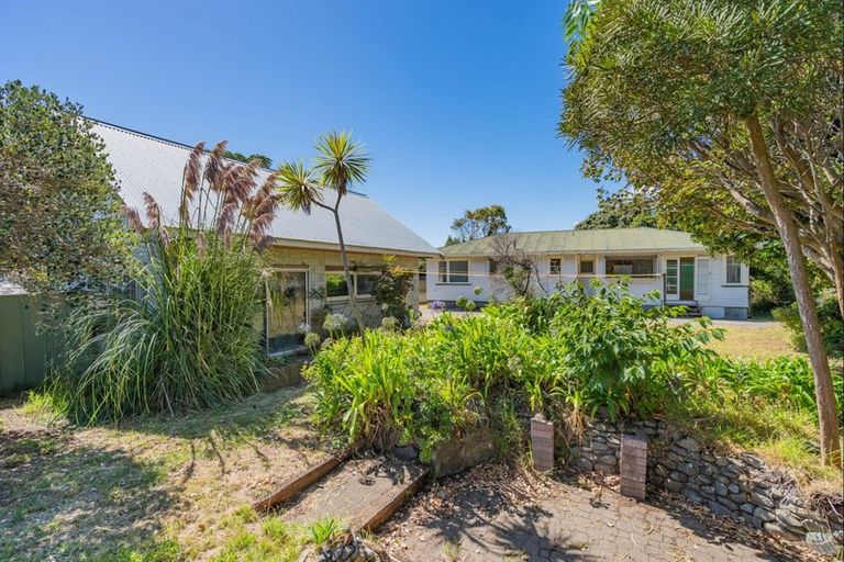 Photo of property in 60 Te Kupe Road, Paraparaumu Beach, Paraparaumu, 5032