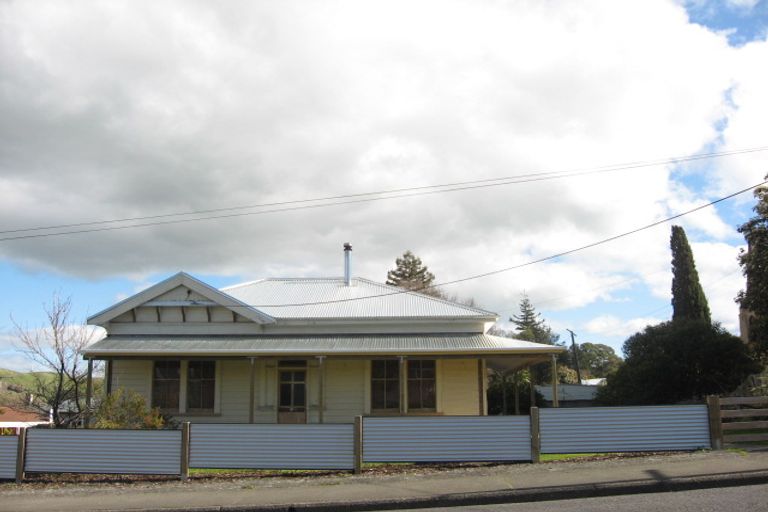 Photo of property in 50 Kenilworth Street, Waipawa, 4210