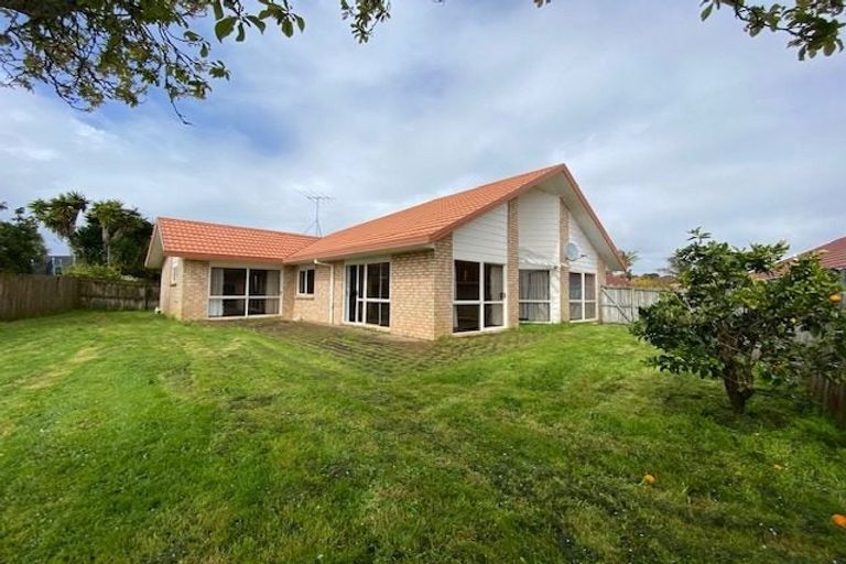 Photo of property in 14 Caldbeck Rise, Northpark, Auckland, 2013