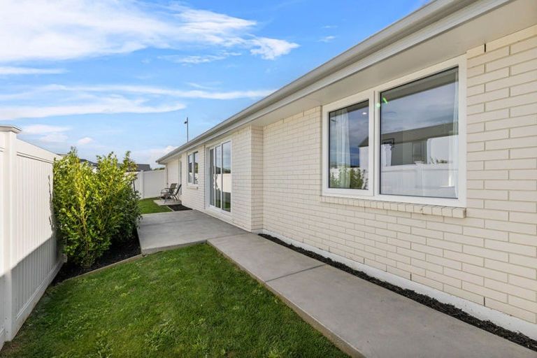 Photo of property in 7 Eminence Drive, Northwood, Christchurch, 8051
