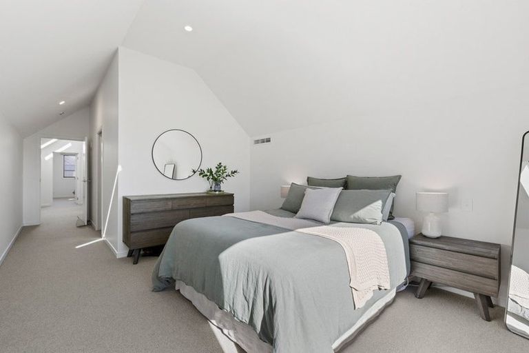 Photo of property in 38 Shelduck Road, Jacks Point, 9371
