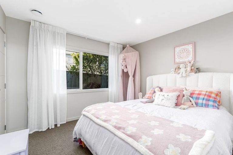 Photo of property in 48 Endeavour Drive, Whitby, Porirua, 5024