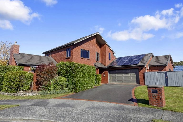 Photo of property in 17 Garrett Place, Riverstone Terraces, Upper Hutt, 5018
