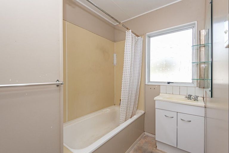 Photo of property in 40 Geraldine Crescent, Cloverlea, Palmerston North, 4412