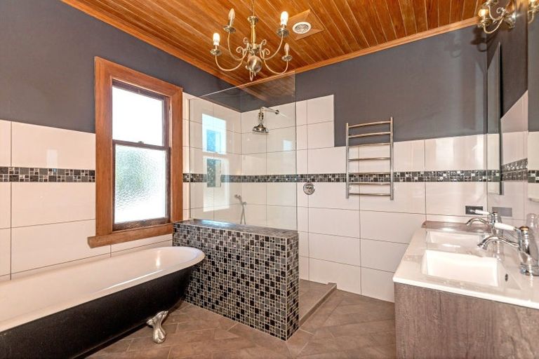 Photo of property in 280 Kahutia Street, Gisborne, 4010
