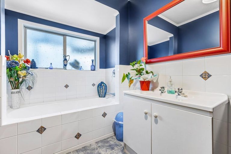 Photo of property in 15 Anich Road, Massey, Auckland, 0614