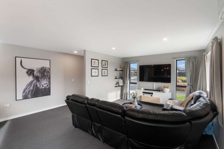 Photo of property in 72 Lady Isaac Drive, Rolleston, 7615