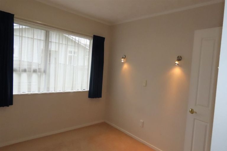 Photo of property in 52 Queen Street West, Levin, 5510
