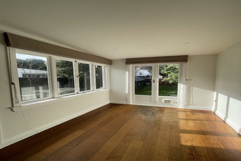 Photo of property in 127 Onepu Road, Lyall Bay, Wellington, 6022