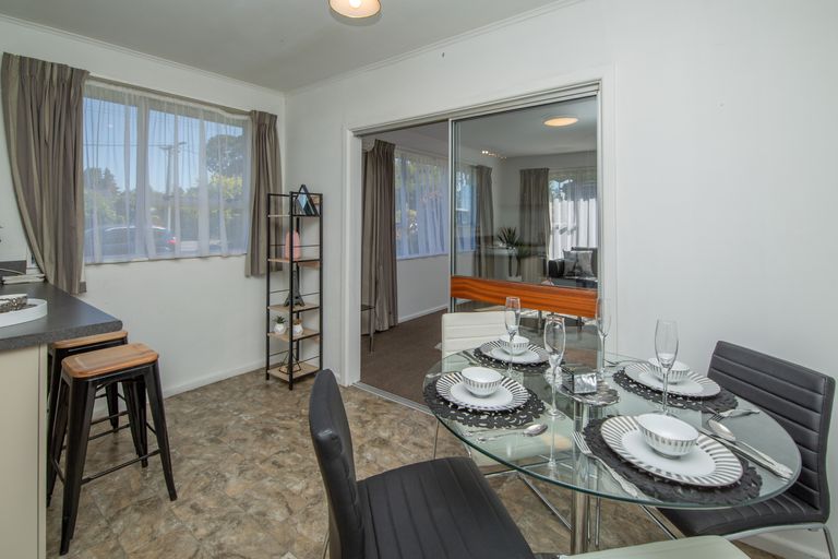 Photo of property in 19 Sturrocks Road, Redwood, Christchurch, 8051