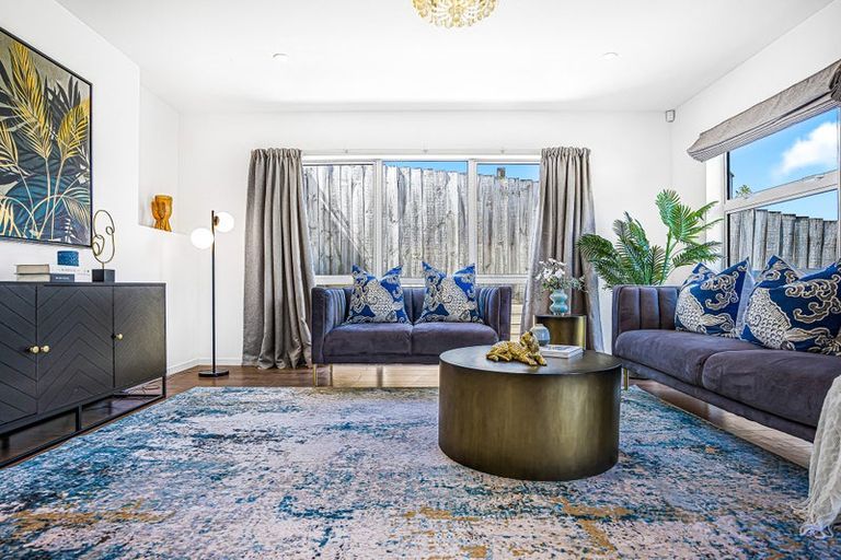 Photo of property in 28 Shah Place, Glen Eden, Auckland, 0602