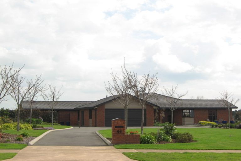 Photo of property in 44 Shelter Grove, Frankleigh Park, New Plymouth, 4310