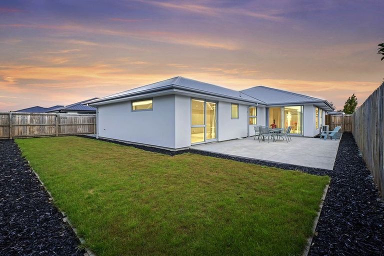 Photo of property in 17 Lewis Crescent, Rolleston, 7614