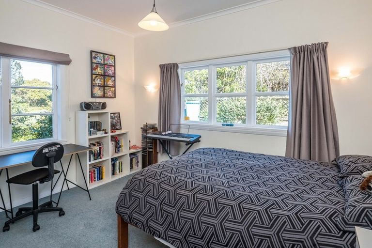 Photo of property in 6 Station Road, Khandallah, Wellington, 6035