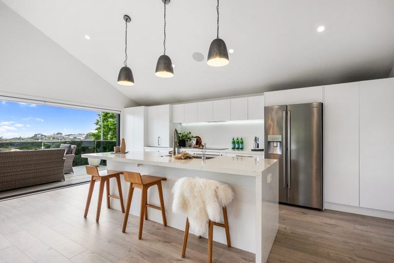 Photo of property in 1/16 Clematis Avenue, Murrays Bay, Auckland, 0630