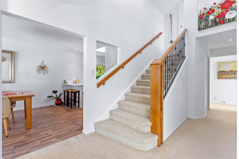 Photo of property in 22 Tiri Road, Milford, Auckland, 0620