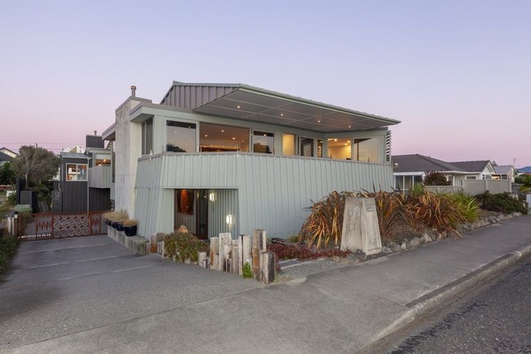 Photo of property in 88 Marine Parade, Paraparaumu Beach, Paraparaumu, 5032