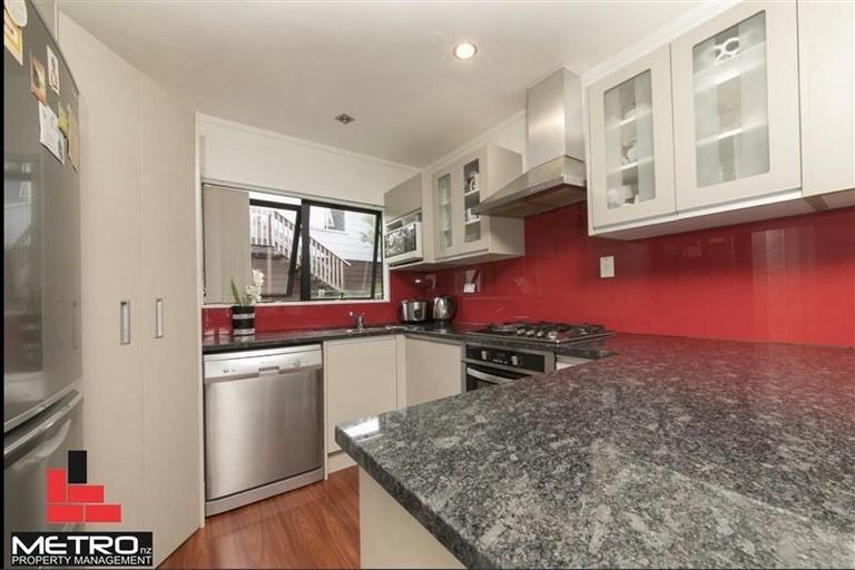 Photo of property in 7 Frosses Place, Massey, Auckland, 0614