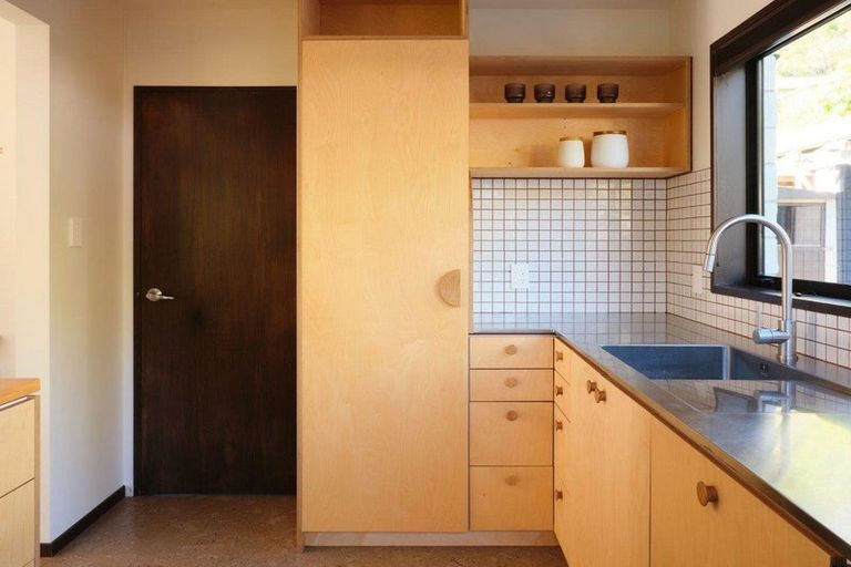 Photo of property in 1/37 Augusta Street, Redcliffs, Christchurch, 8081