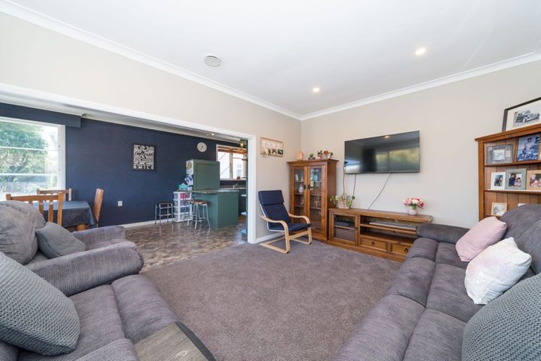 Photo of property in 28 Milton Street, Roslyn, Palmerston North, 4414