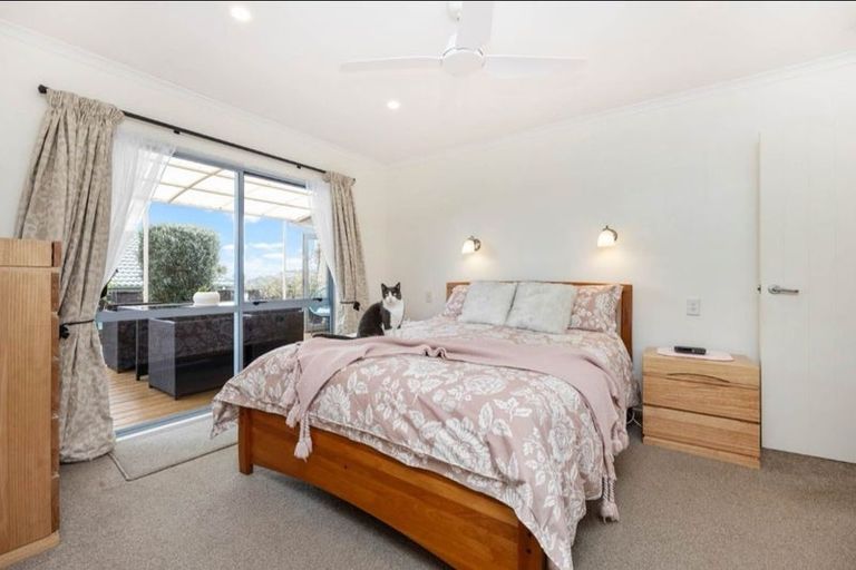 Photo of property in 40 Highfields Terrace, Henderson, Auckland, 0612