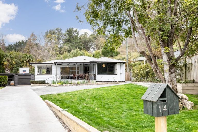 Photo of property in 14 Glenpark Place, Havelock North, 4130