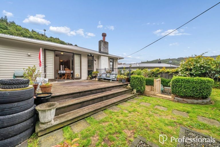 Photo of property in 13 Sunny Grove, Wainuiomata, Lower Hutt, 5014