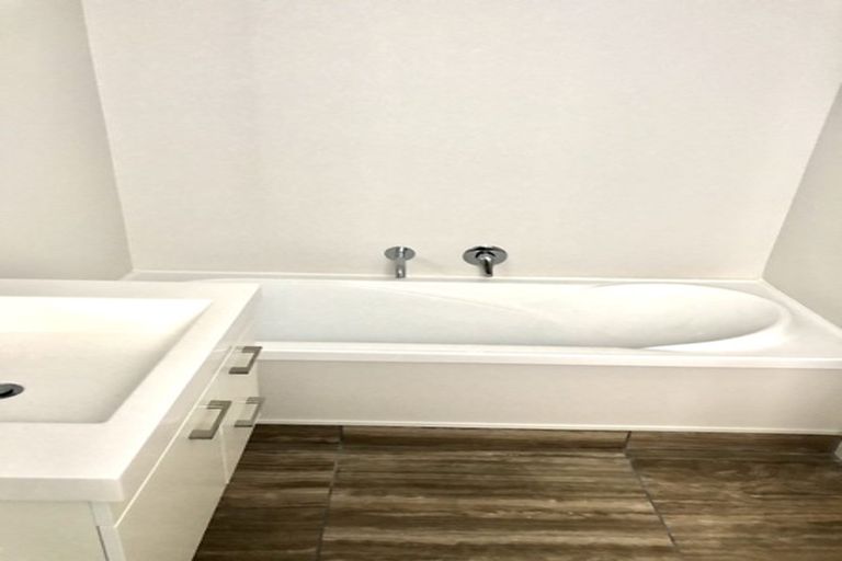 Photo of property in 10 Frankmoore Avenue, Johnsonville, Wellington, 6037