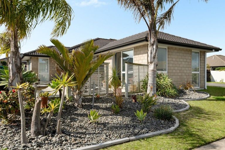 Photo of property in 4 Horokaka Place, Papamoa Beach, Papamoa, 3118