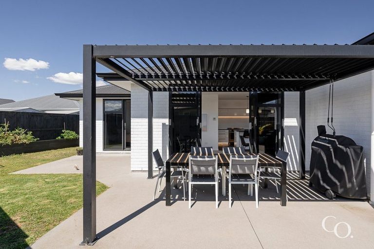 Photo of property in 51 Kahuparere Crescent, Pyes Pa, Tauranga, 3112