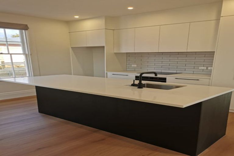 Photo of property in 4/141 Colwill Road, Massey, Auckland, 0614