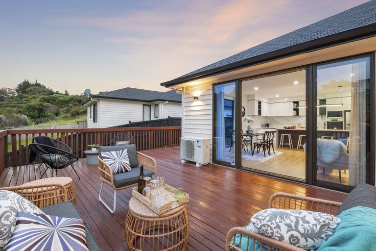 Photo of property in 24 Kahu Close, Orewa, 0931