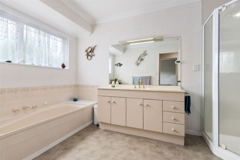 Photo of property in 8 Reynolds Drive, Glenview, Hamilton, 3206