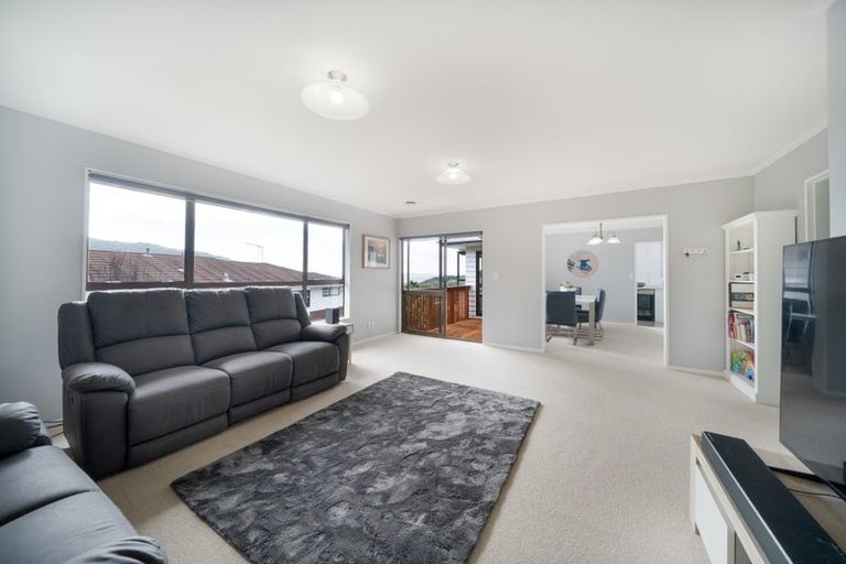 Photo of property in 60 Woodman Drive, Tawa, Wellington, 5028