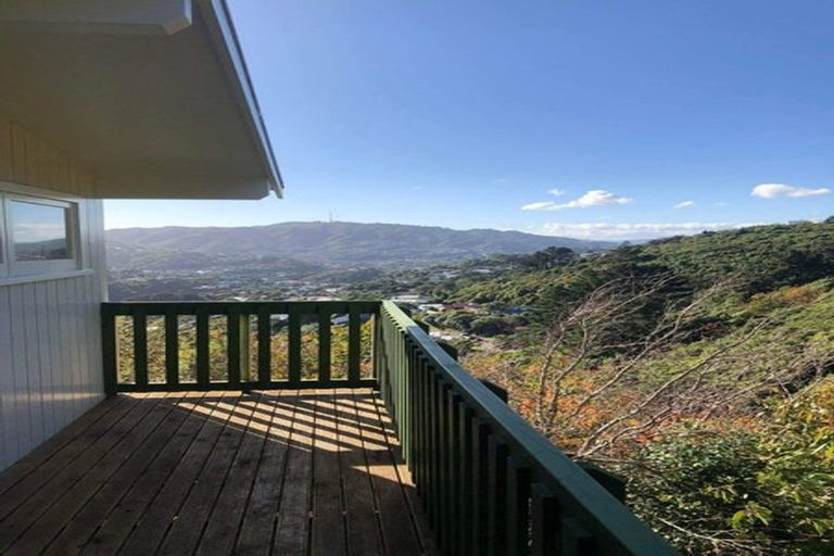 Photo of property in 55 Huntingdon Street, Northland, Wellington, 6012