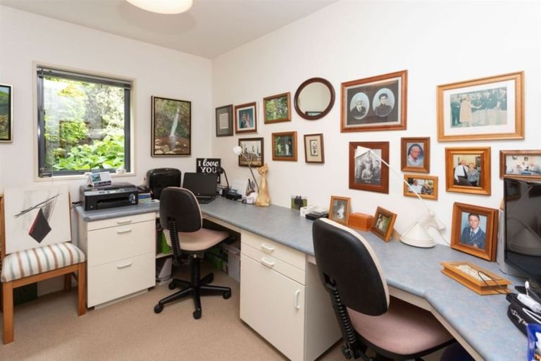 Photo of property in 11 Cricklewood Place, Avonhead, Christchurch, 8042