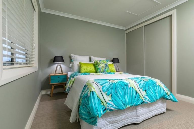 Photo of property in 15 Landmark Terrace, Orewa, 0931