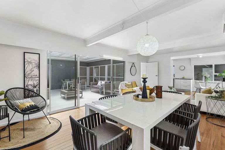 Photo of property in 3 Micawber Place, Mellons Bay, Auckland, 2014