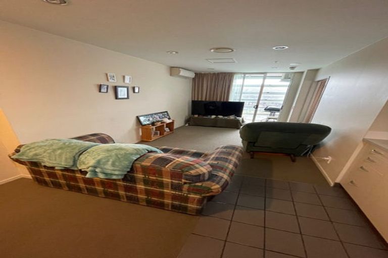 Photo of property in 401/17 Osterley Way, Manukau, Auckland, 2104