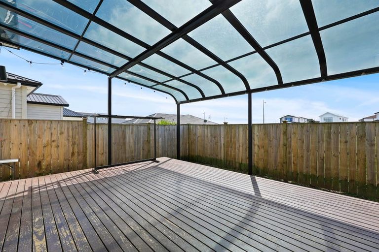 Photo of property in 12 Korowhiti Road, Clarks Beach, 2122