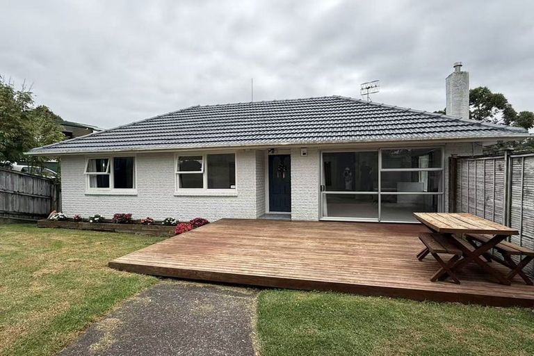 Photo of property in 74 Marlborough Avenue, Glenfield, Auckland, 0629